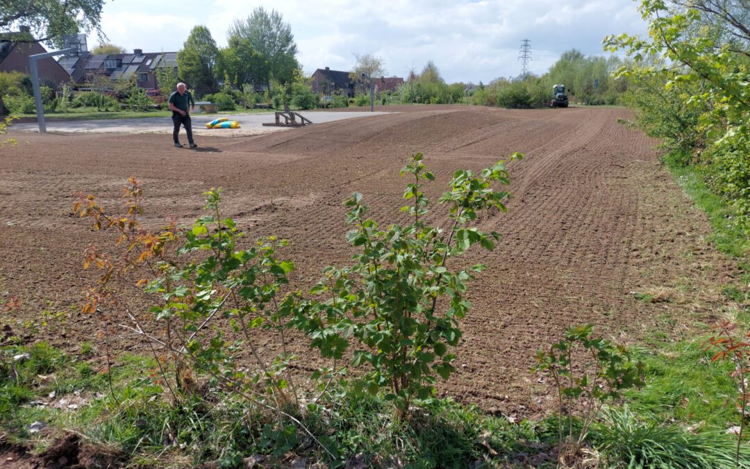 Werkzaamheden aan de speelvelden op het Hoog